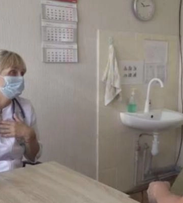 "Здесь больше научусь": в Мелитополь врачи-гастролеры завозят своих студентов из России для практики на местных жителях (скрины)