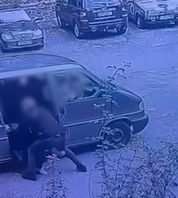 Полицейские избили мужчину возле ТЦК в Киеве