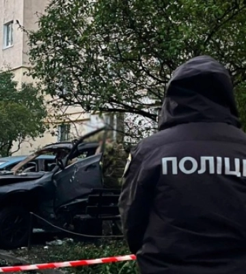 У Голосіївському районі Києва підірвали автівку