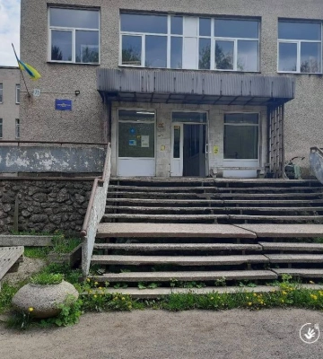 Керівник лікарні на Закарпатті втік за кордон, залишивши заклад без грошей, а пацієнтів – без ліків