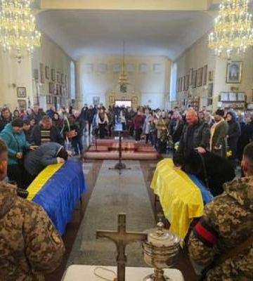 Полтавська громада попрощалась із двома загиблими захисниками України