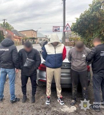 На Закарпатті затримали переправника за 12 500 доларів