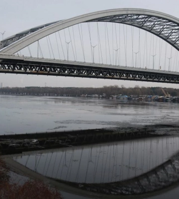 У Києві з 20 жовтня змінили рух транспорту через Подільський міст під час повітряної тривоги