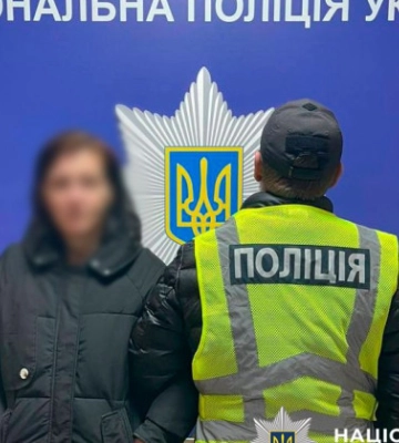 В Киеве женщина бросила собаку подруги с пятого этажа — животное погибло