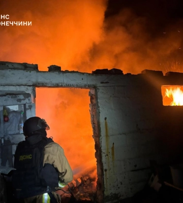 У Святогірську рятувальники ліквідували пожежу у приватному секторі