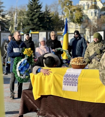 У Рівному попрощалися із полеглим Захисником України Олексієм Карасьовим