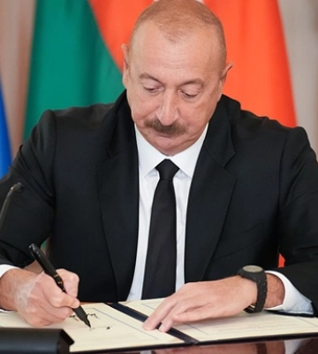 Алиев объявил об "этапе мира" с Арменией