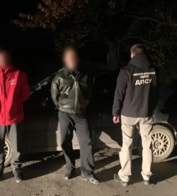 Переправлення до Молдови за $8 тисяч: на Буковині затримано двох чоловіків, - ДПСУ. ВІДЕО+ФОТО