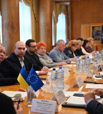 На Закарпатті обговорили розвиток економіки та соціальний діалог між владою, бізнесом і профспілками