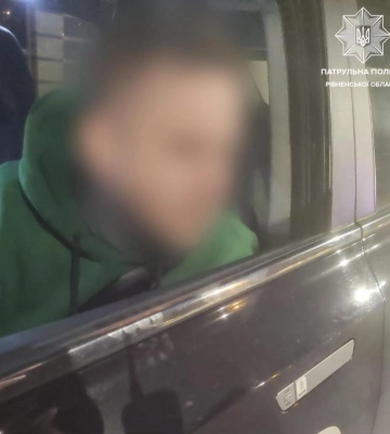 У Рівному патрульні зупинили водія без прав і з ознаками наркотичного сп’яніння
