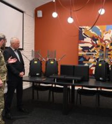 Чернівці продовжують допомагати нашим захисникам