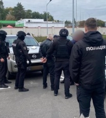 Вимагав майже 1,5 млн грн за "допомогу" у закупівлі дронів: на Київщині затримали керівника громадської організації