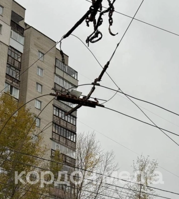 У Сумах змінено рух тролейбусів через пошкодження контактної мережі біля "Епіцентру"