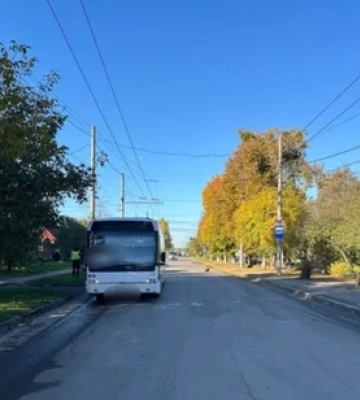 Їхав по головній 103 км/год і винний у ДТП: на Волині судили водія легковика, який врізався в автобус
