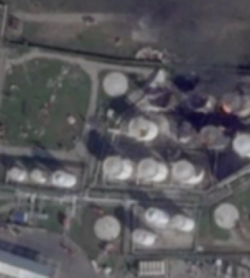 Горит пять резервуаров: новые спутниковые снимки последствий атаки на нефтебазу в Крыму