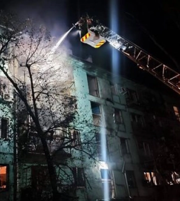Дрони атакували Запоріжжя: 13 постраждалих, спалахнули пожежі у будинках. ФОТОрепортаж