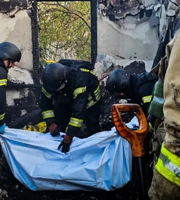 Жінка та двоє дітей загинули на Київщині через російську атаку