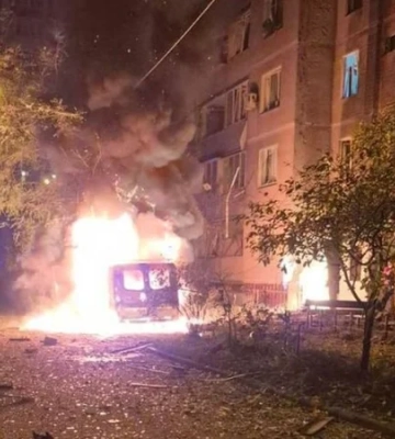 Возник пожар в многоэтажке. В результате массированной атаки РФ на Киев в Днепровском районе погибли супруги