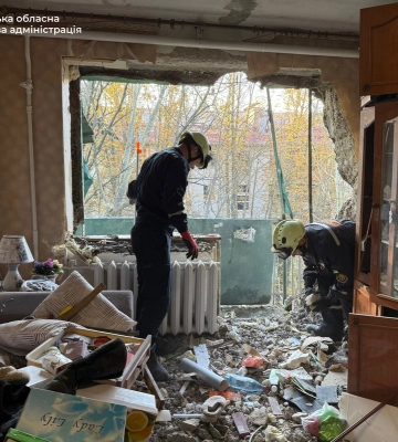 Ворожа атака на Запоріжжя: постраждали люди, пошкоджено житло та інфраструктуру