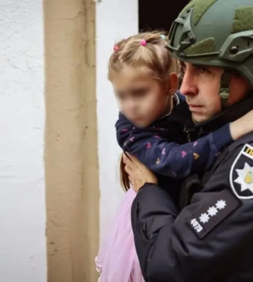 Армія рф атакувала дронами дитячий садок у Харкові (Відео)