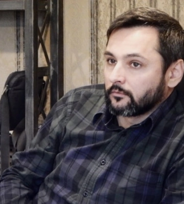 Екскерівника Молодого театру Андрія Білоуса взяли під варту за підозрою у домаганнях