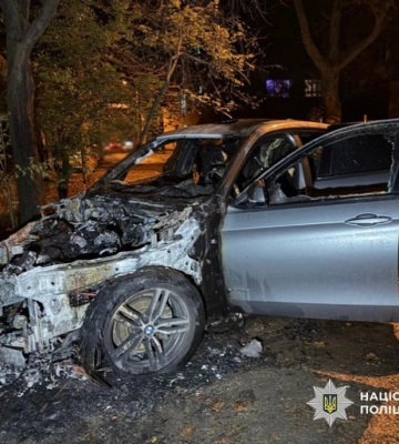 У Хаджибейському районі Одеси 21-річний молодик на замовлення підпалив автомобіль