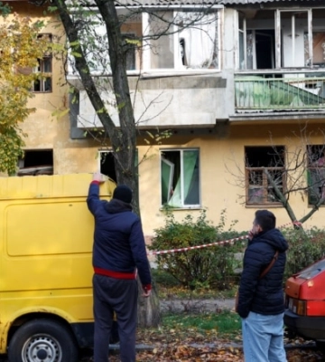 У Києві через вечірню атаку РФ постраждали 4 людини, під удар потрапила синагога
