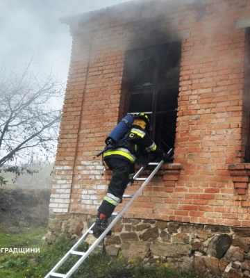 На Кіровоградщині горіла будівля