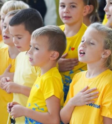 В Ужгороді триває відкритий чемпіонат міста з плавання: понад 200 учасників змагаються за першість