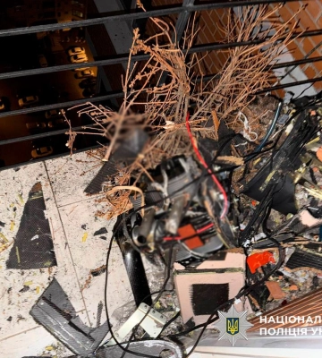 У Києві на балкони багатоповерхівок впали два шахеди, які не здетонували 