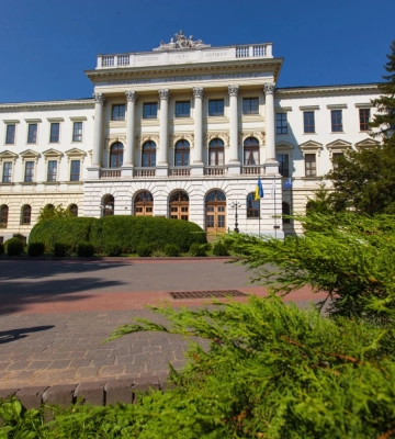 Назван лидер среди вузов по количеству бюджетников