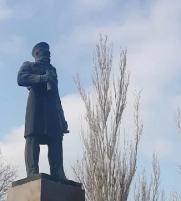 У Миколаєві пошкодили пам'ятник адміралу Макарову