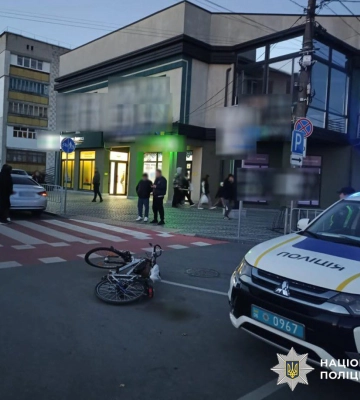 У Звягелі, що на Житомирщині, легковик збив пенсіонера не велосипеді, - поліція