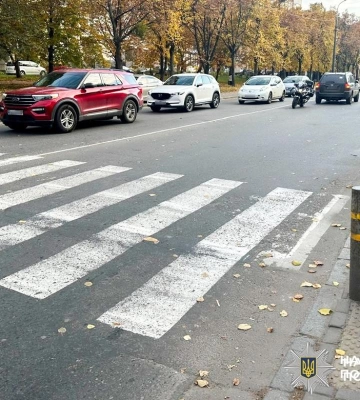 На нерегульованому переході в Рівному автомобіль збив 10-річного хлопчика