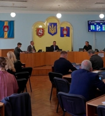 Успенський собор у Володимирі охоронятимуть, а громада УПЦ шукає притулок у нічному клубі