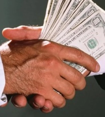 90% українців вважають, що треба критикувати владу за корупцію, навіть попри війну — КМІС