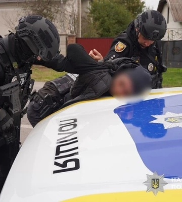 Чоловіки напали на авто ТЦК та допомогли втекти військовозобов’язаному: постраждав військовий терцентру. ФОТОрепортаж
