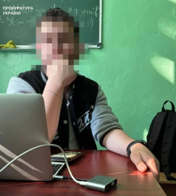 Совершил сексуальное насилие над учениками и снимал детскую порнографию: на Киевщине будут судить педагога