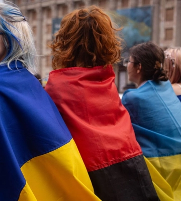 Як українці ставляться до Росії та її жителів на четвертий рік війни: опитування КМІС