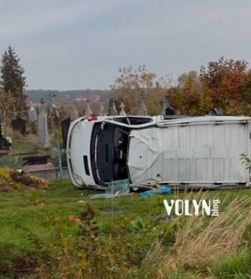 Внаслідок аварії біля Луцька травмувалися 5 військовослужбовців ТЦК та СП