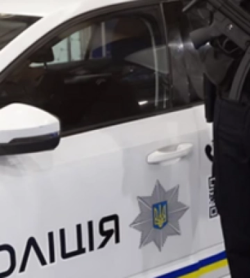Поліція розпочала провадження після смерті чоловіка в розподільчому пункті на Подолі