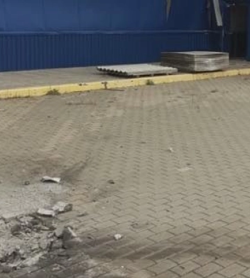 У Краматорську БпЛА росіян влучив по території непрацюючого торговельного центру