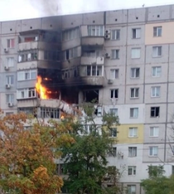 Обстріл Херсона: поліція повідомляє про двох загиблих і 24 поранених, пошкоджені десятки будинків