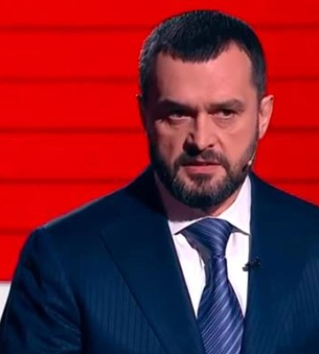 С экс-главы МВД Захарченко взыскали более 400 млн в доход государства