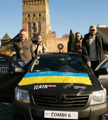 Хор "Гомін" передал 25 автомобилей ВСУ: большой сбор еще продолжается