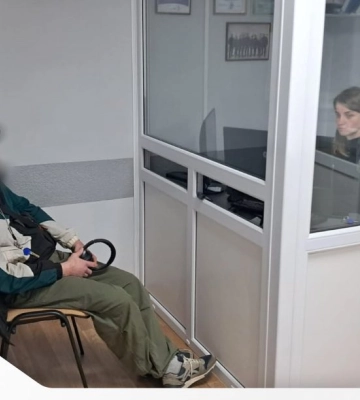 На Прикарпатті поліцейські затримали чоловіка за підозрою у збуті психотропів та боєприпасів