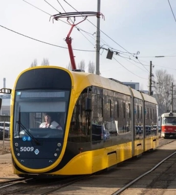 Атака по Києву: у місті перекрито одразу кілька вулиць, затримується рух громадського транспорту