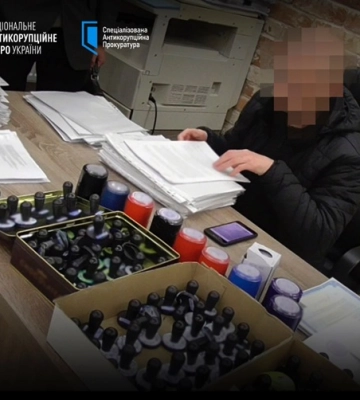 В Україні розкрили конвертаційний центр із оборотом 15 млрд грн, до якого причетні колишні посадовці ДПС