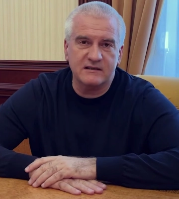 Підконтрольний РФ глава Криму Сергій Аксьонов анонсував зняття лімітів на продаж пального