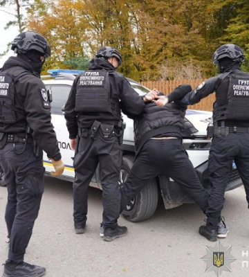 Чоловіки напали на авто ТЦК та допомогли втекти військовозобов’язаному: постраждав військовий терцентру. ФОТОрепортаж